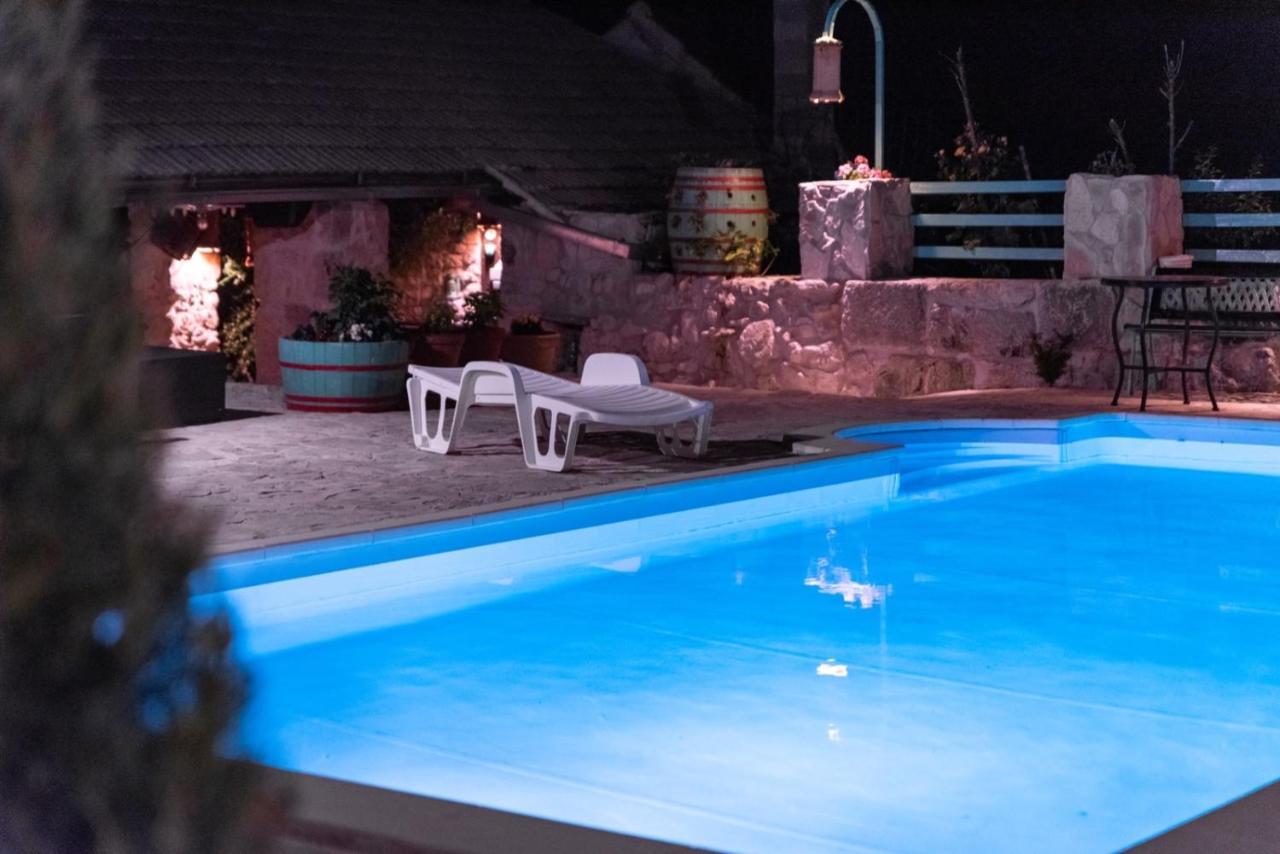 Villa Pristinus Krstatice Luaran gambar