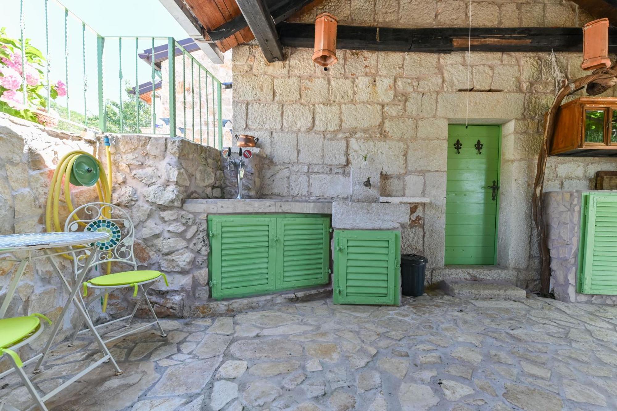 Villa Pristinus Krstatice Luaran gambar