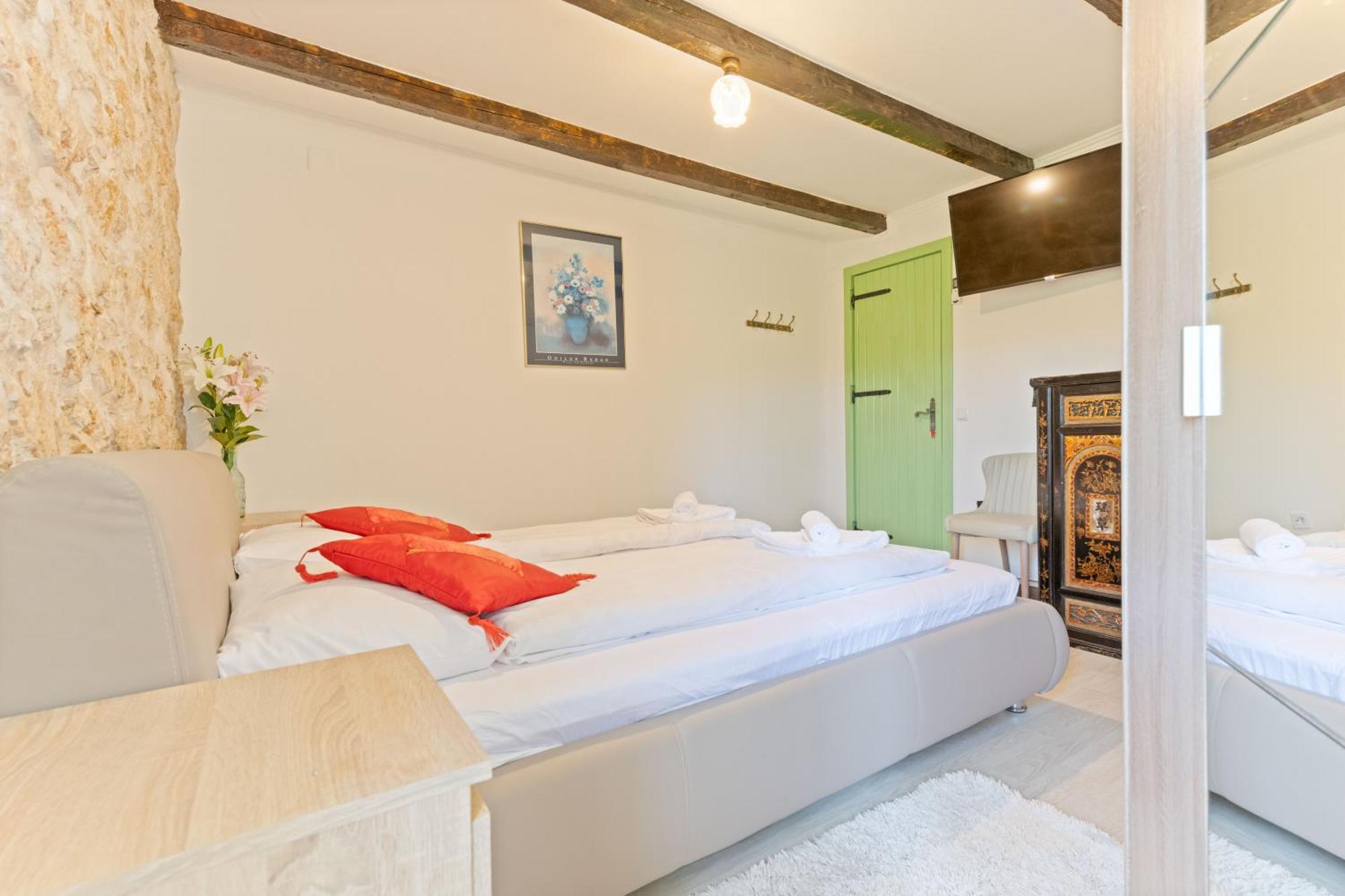 Villa Pristinus Krstatice Luaran gambar