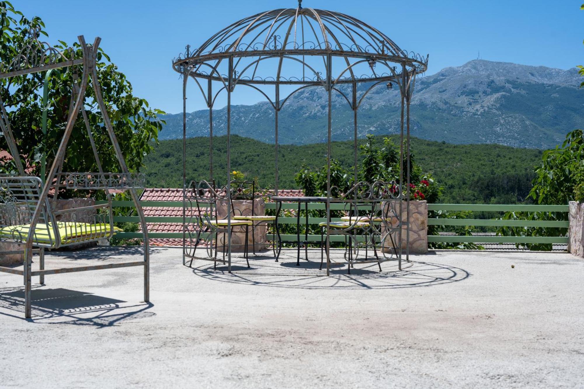Villa Pristinus Krstatice Luaran gambar